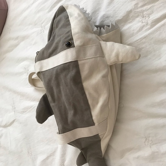 shark duffle bag - Picture 3 of 4